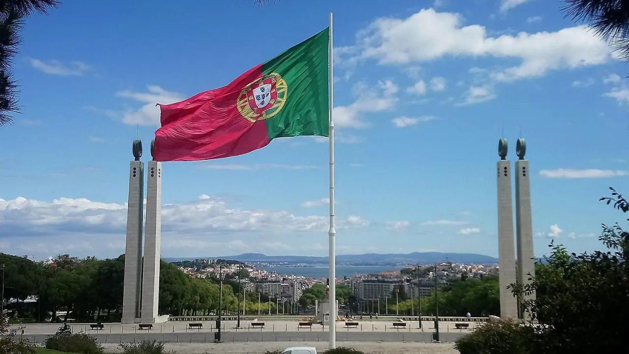 Alex Home Lisbon 0*,  Portugal