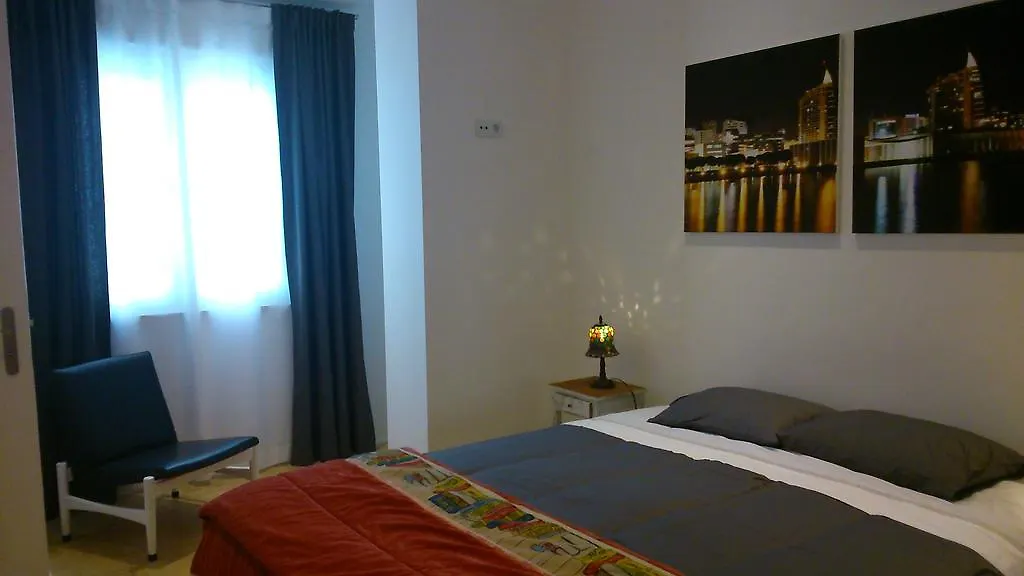 Alex Home Lisbon